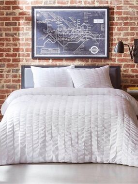 City Scene ‘Orleans’ White Seersucker Duvet Cover Set